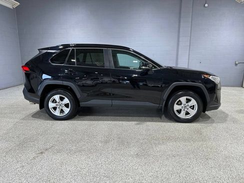 Certified 2020 Toyota RAV4 XLE w/ Convenience Package AWD/4WD image 3