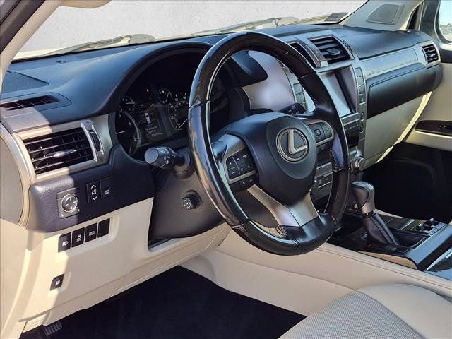 Used 2020 Lexus GX 460 Premium w/ Premium Package AWD/4WD image 10