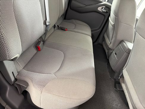 Used 2019 Nissan Frontier SV AWD/4WD image 18