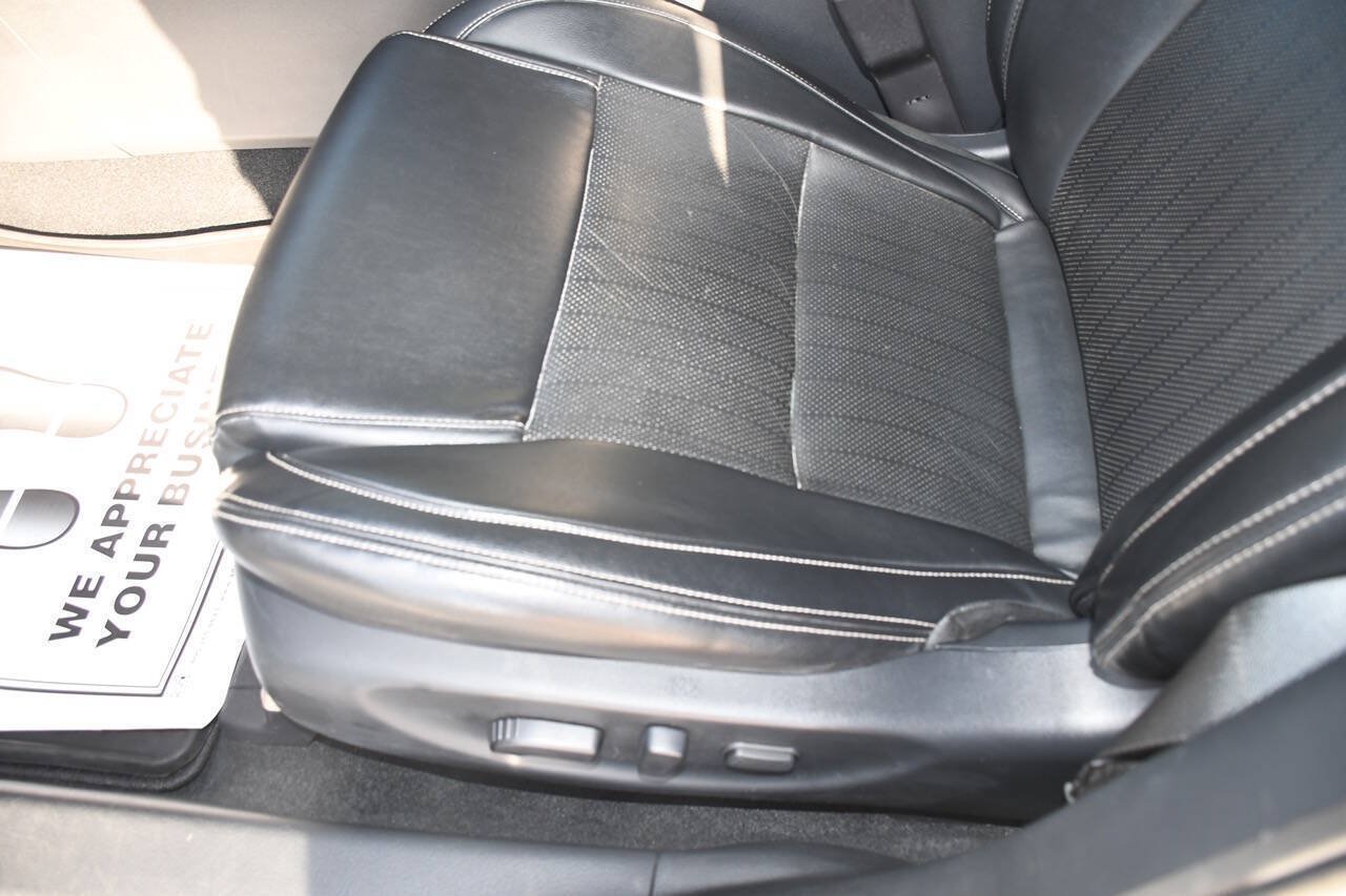 Used 2020 Nissan Maxima 3.5 SL w/ Floor Mat Group FWD image 13