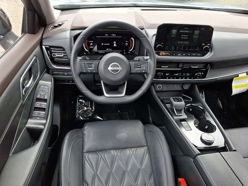 Used 2023 Nissan Rogue Platinum AWD/4WD image 12