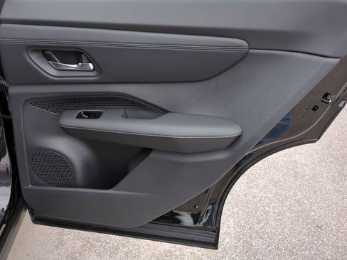 New 2024 Nissan Ariya AWD image 33