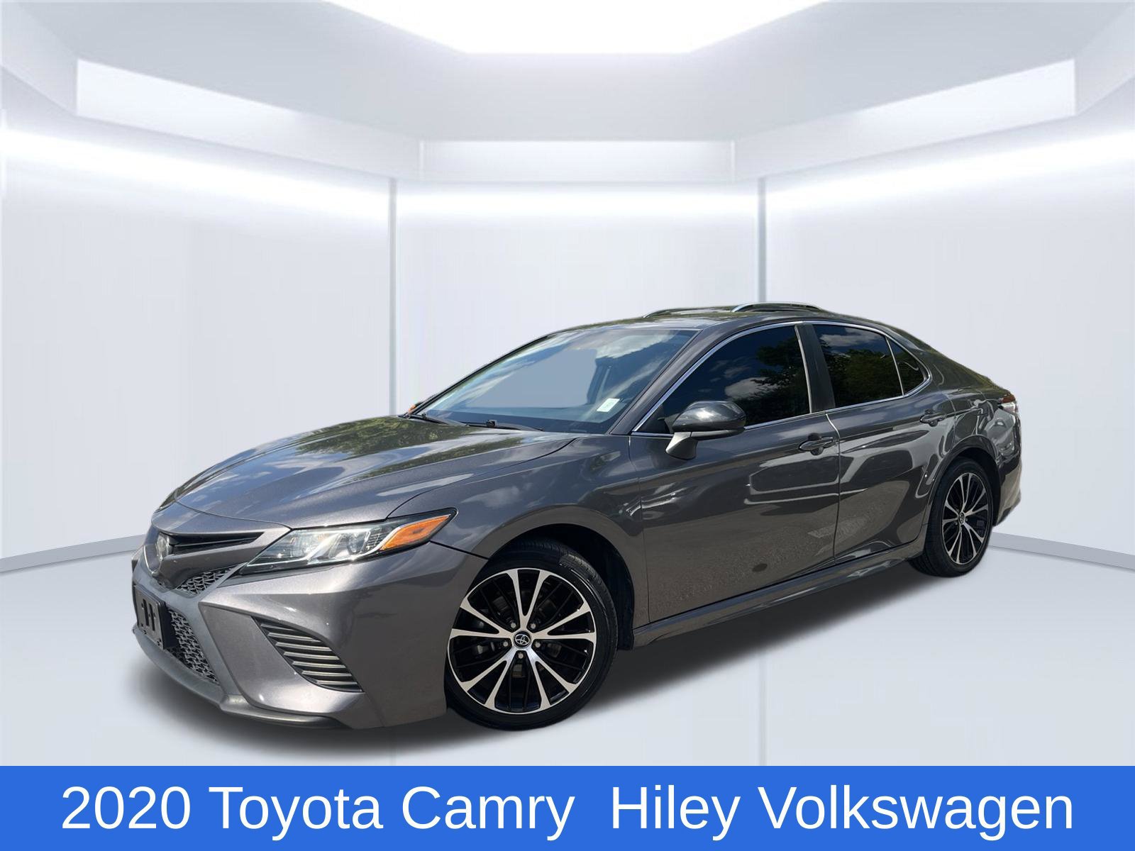 Used 2020 Toyota Camry SE FWD 360° Tour