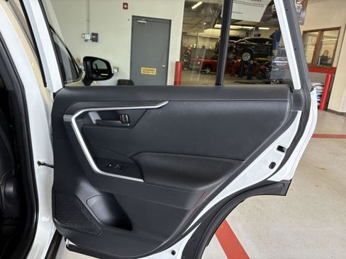 Used 2021 Toyota RAV4 SE w/ Weather & Moonroof Package image 21