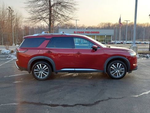 Used 2022 Nissan Pathfinder Platinum w/ Lighting Package (N92) image 30