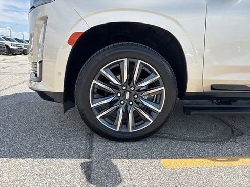 Used 2021 Cadillac Escalade Sport w/ Driver Assist Tech Package AWD/4WD image 46