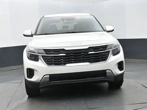 Used 2026 Kia Seltos LX FWD image 3