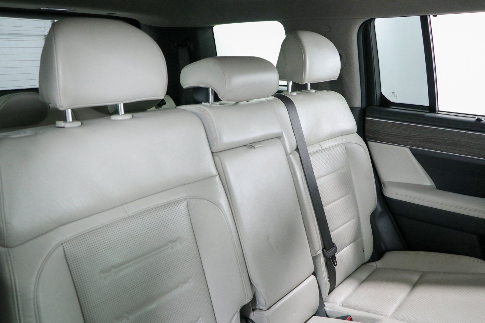 Used 2025 Hyundai Santa Fe Limited FWD image 30