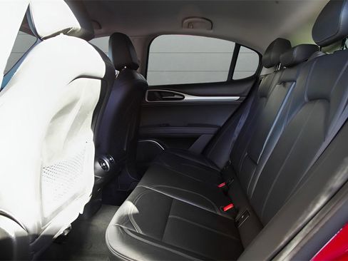 Used 2018 Alfa Romeo Stelvio Sport w/ Quick Order Package 22J Sport image 38