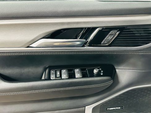 Used 2024 Jeep Wagoneer Series II image 21