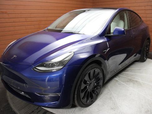 Used 2022 Tesla Model Y Performance image 8