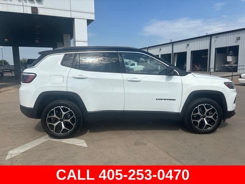 Used 2025 Jeep Compass Limited AWD/4WD image 6