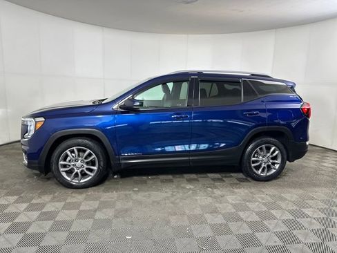 Used 2022 GMC Terrain SLT w/ Infotainment Package II image 6