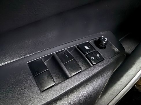 Used 2021 Toyota Corolla SE w/ Carpet Mat Package (TMS) image 20