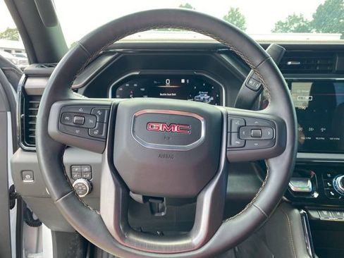 Used 2025 GMC Sierra 2500 AT4 AWD/4WD image 13