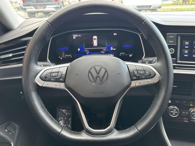 Used 2024 Volkswagen Jetta SE FWD image 22