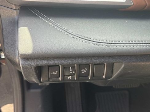 Used 2020 Subaru Outback Touring AWD/4WD image 31