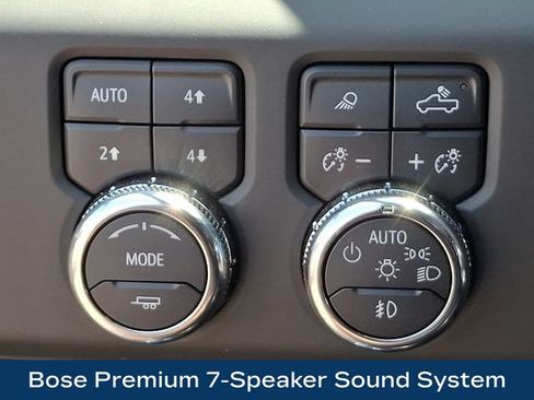 Used 2024 GMC Sierra 2500 AT4 w/ AT4 Premium Plus Package AWD/4WD image 9