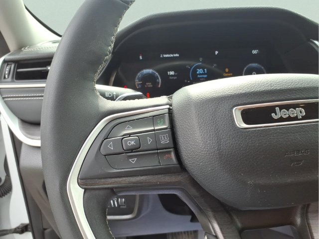 Used 2023 Jeep Grand Cherokee Limited AWD/4WD image 18