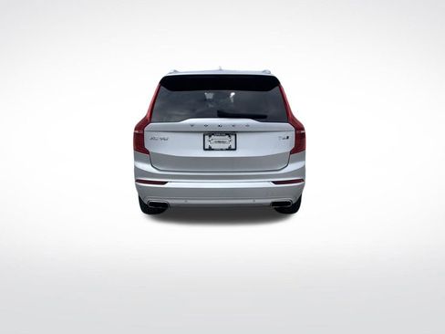 Used 2021 Volvo XC90 T6 Momentum image 4