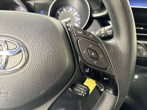 Used 2019 Toyota C-HR XLE image 13