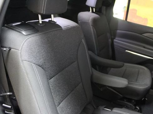 Used 2025 Chevrolet Traverse LT w/ Midnight/Sport Edition AWD/4WD image 11