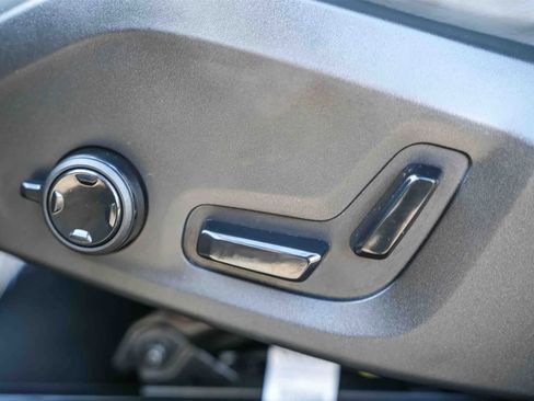 Used 2022 Volvo XC60 T8 R-Design w/ Advanced Package image 20