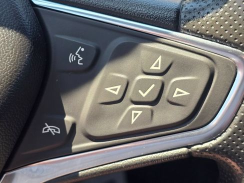 Used 2020 Chevrolet Malibu LT FWD image 33