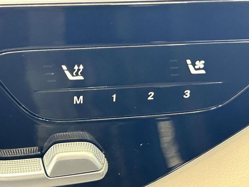 Used 2025 Mercedes-Benz GLC 300 image 18