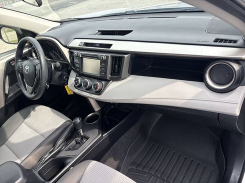 Used 2015 Toyota RAV4 LE FWD image 25