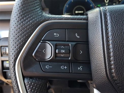 Used 2025 Toyota Tacoma SR5 image 21