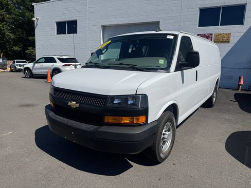 Used 2022 Chevrolet Express 2500 Extended w/ Enhanced Convenience Package RWD image 7