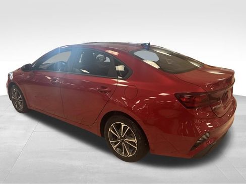 Used 2023 Kia Forte LXS w/ LXS Technology Package FWD image 4