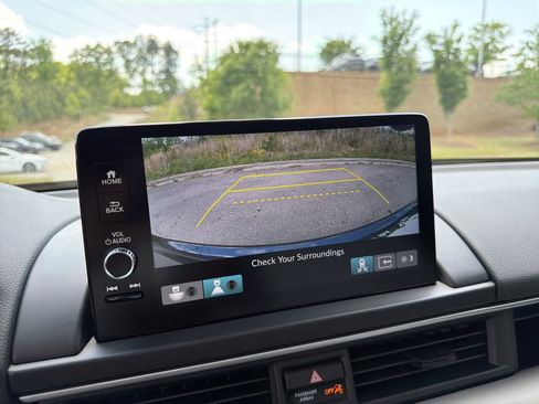 Used 2025 Honda Pilot Elite image 31