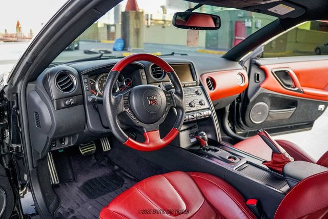 Used 2014 Nissan GT-R Premium w/ Premium Interior Package AWD/4WD image 22