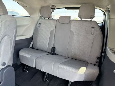 Used 2021 Toyota Sienna LE w/ LE Plus Package AWD/4WD image 24