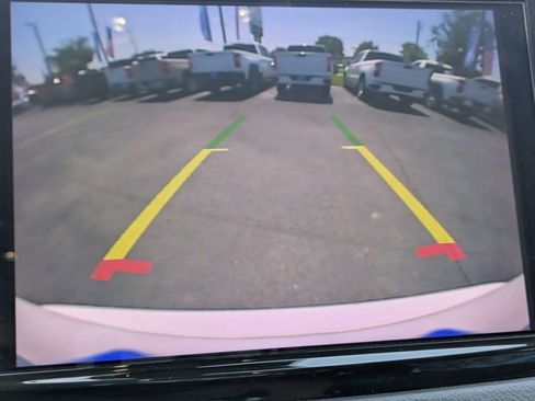 Used 2023 Chrysler Pacifica Touring-L FWD image 14