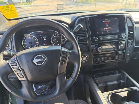 Used 2024 Nissan Titan SV w/ SV Bronze Edition Package image 17