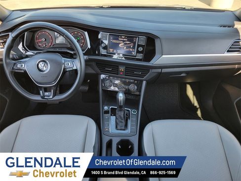 Used 2020 Volkswagen Jetta R-Line image 9