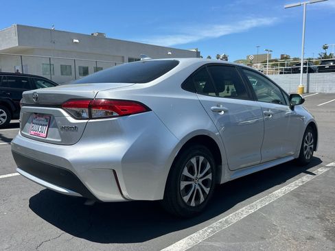 Used 2021 Toyota Corolla LE w/ Carpet Mat Package (TMS) FWD image 3