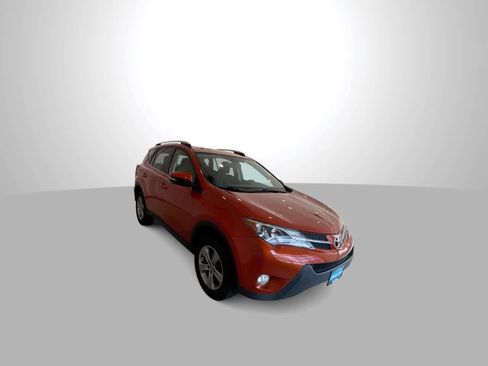 Used 2015 Toyota RAV4 XLE AWD/4WD image 2