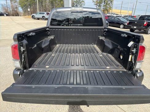 Used 2023 Toyota Tacoma TRD Sport w/ Advanced Technology Package image 12