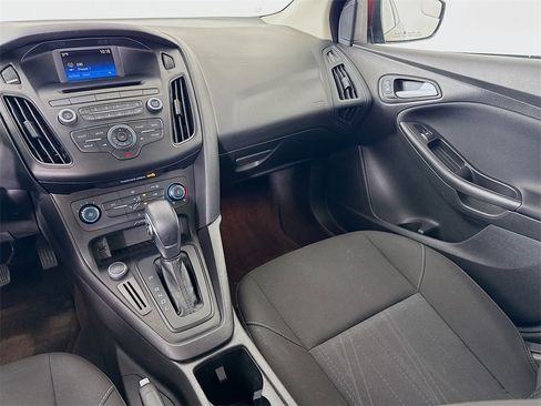Used 2017 Ford Focus SE image 21