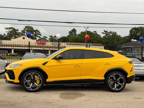 Used 2022 Lamborghini Urus AWD/4WD image 10