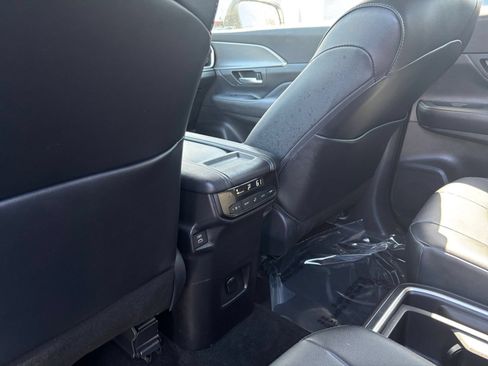 Used 2025 Toyota Grand Highlander FWD image 21