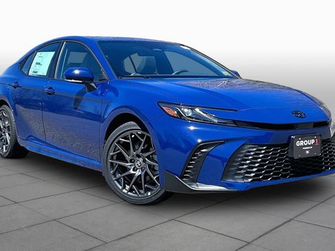 New 2026 Toyota Camry SE AWD/4WD image 2