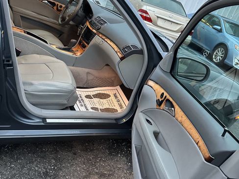 Used 2006 Mercedes-Benz E 350 Sedan image 15