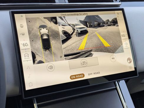 New 2026 Land Rover Range Rover Velar Dynamic SE image 13