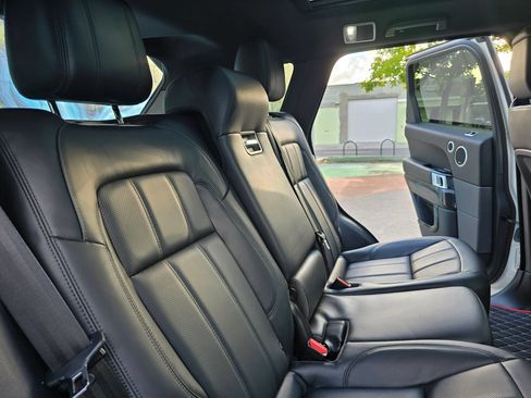 Used 2019 Land Rover Range Rover Sport HSE AWD/4WD image 22