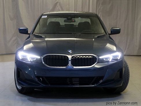 Used 2025 BMW 330i xDrive Sedan w/ M Sport Package image 5